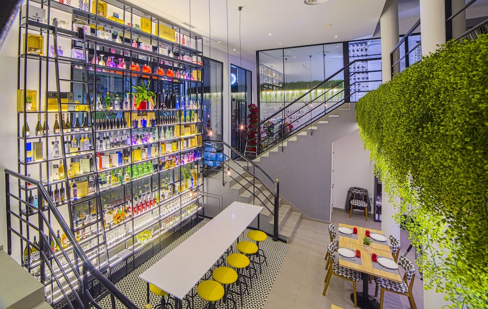Hotel Canitas Maite Gastronomico in Casas-Ibanez