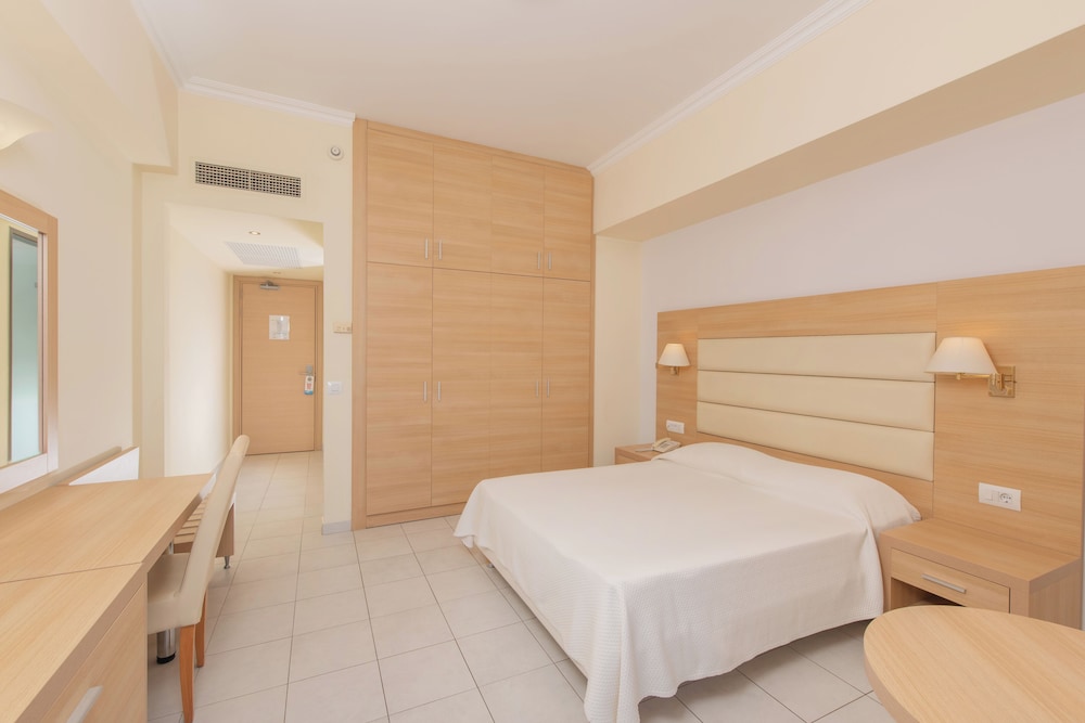 Belair Beach Hotel 22/50