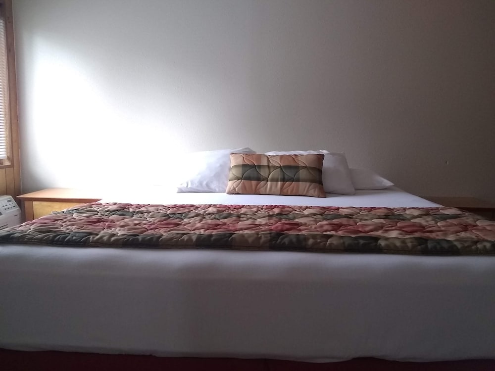 The Orca Inn 34/71