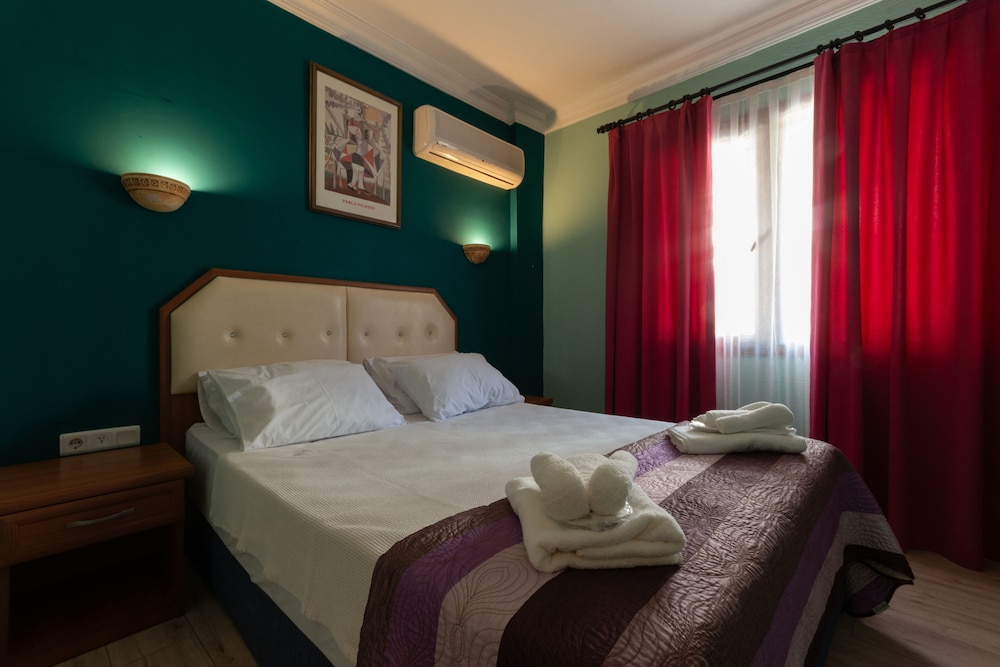Rebetika Hotel 46/67