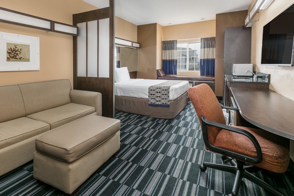 Microtel Inn And Suites Scott 29/37