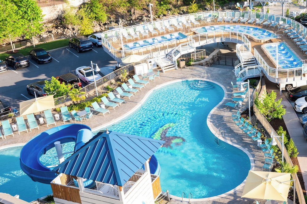 Margaritaville Resort Gatlinburg 65/75
