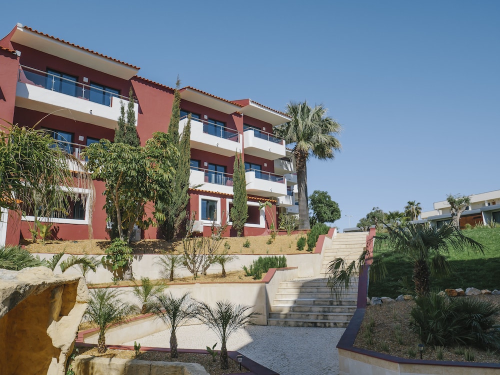 Topazio Vibe Beach Hotel and Apartments - Adults Friendly in ALBUFEIRA