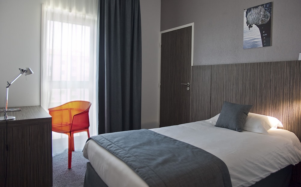 Mercure Saint Malo Balmoral 26/77