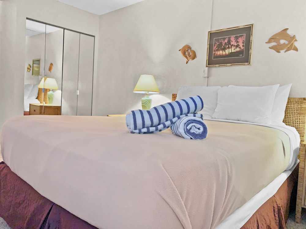 2 Bedrooms, Condo, Twin Beds, Queen Bed, Ocean View, Sofa, Kitchen