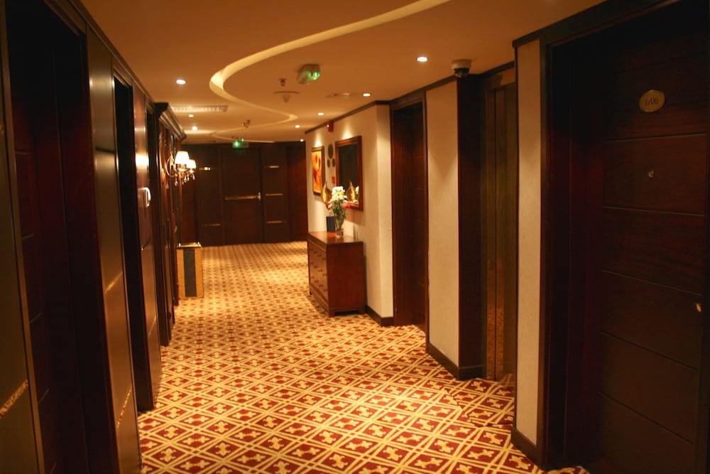 Trianon Hotel 38/63