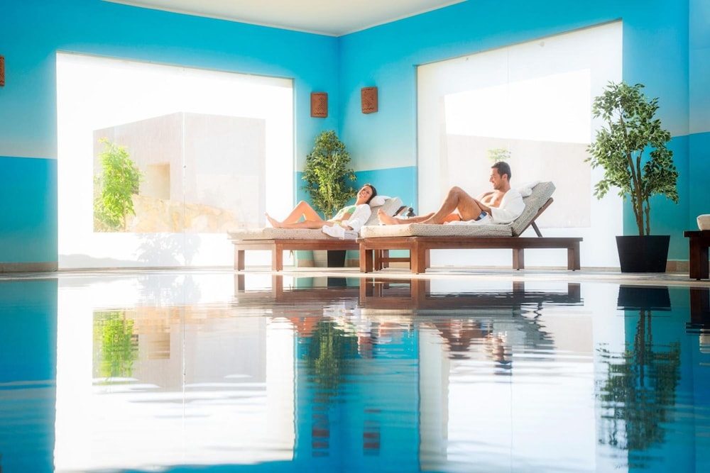 Caesar Bay Resort 25/50