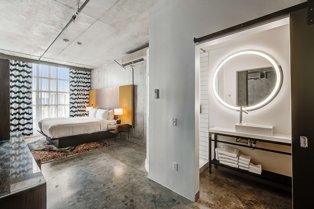 NYLO Dallas Plano Hotel, Tapestry Collection by Hilton 13/66