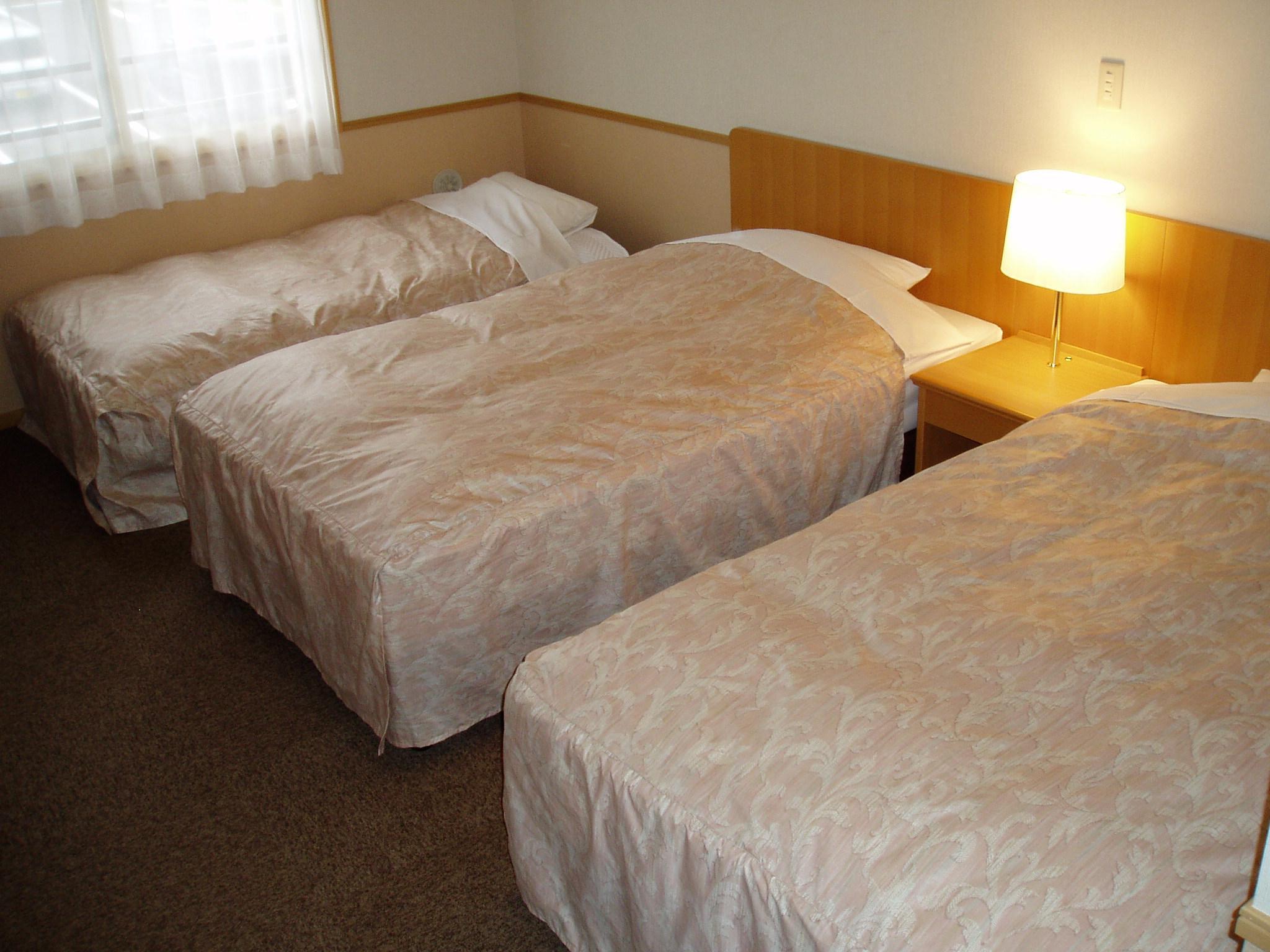 Semi Room, Triple, 2 Semi Double Beds, Sofa, Smoking، Resort Inn Fuyo Kawaguchiko Inter Store 3/3