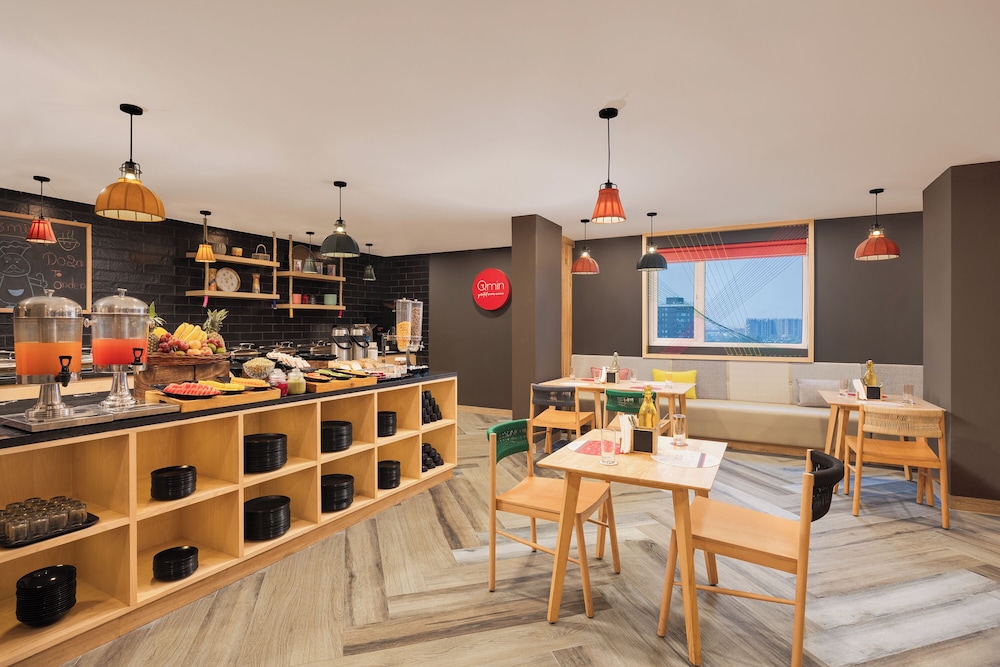 restaurant cafeteria