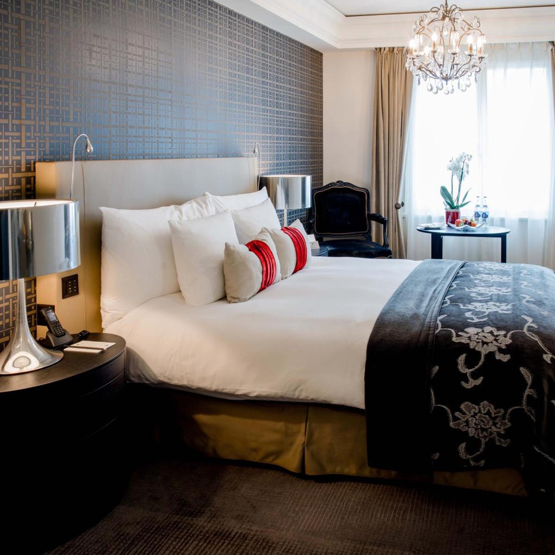 Charming, King Bed, Queen Bed