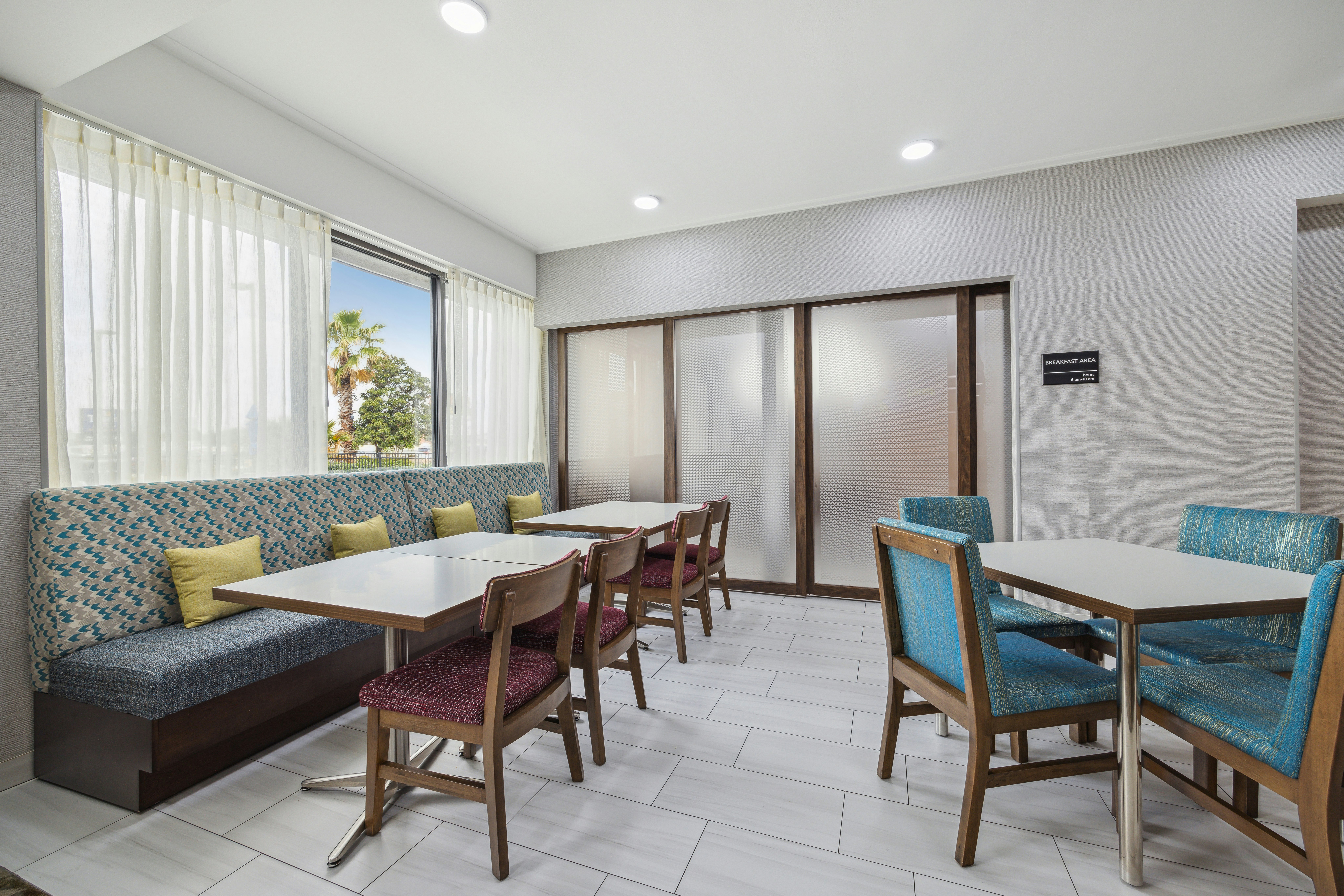 Hampton Inn Houston-Brookhollow 38/59