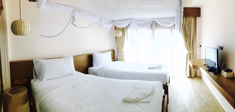 Sealey Resort Koh Larn 24/41
