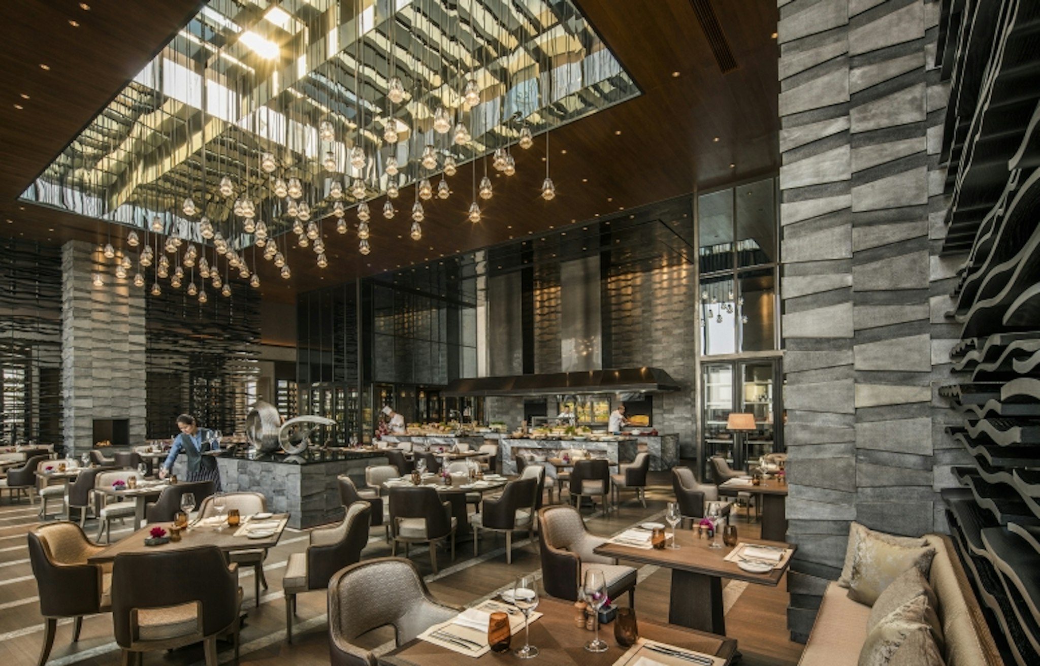 FOUR SEASONS HOTEL TIANJIN 56/84