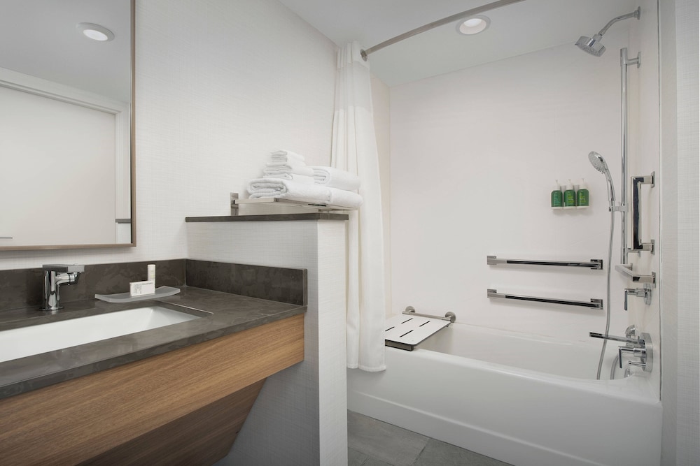 Fairfield Inn & Suites by Marriott Nashville Near Vanderbilt 11/34
