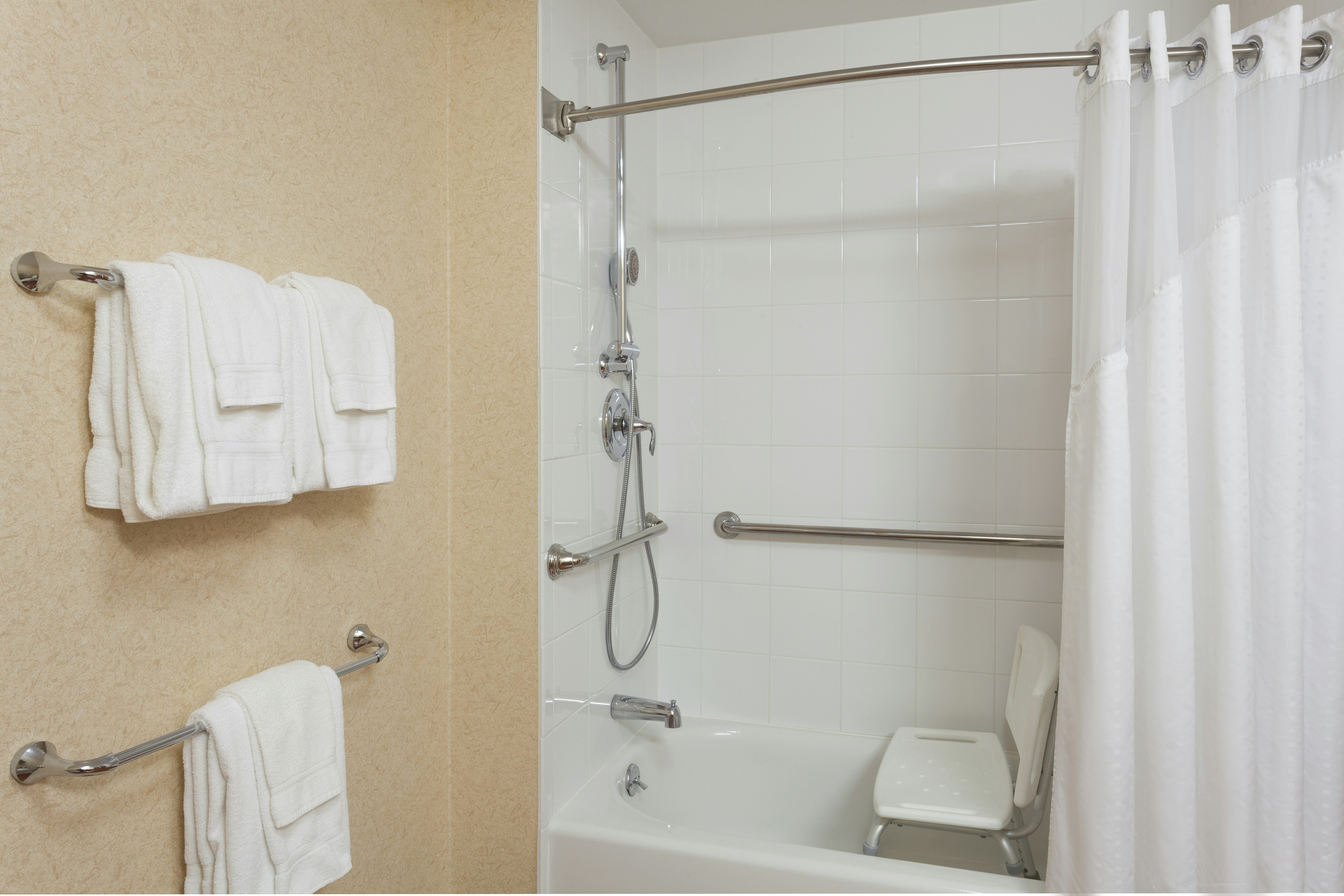 غرفة بسرير مزدوج لذوي الإعاقة، Holiday Inn Bangor 4/4
