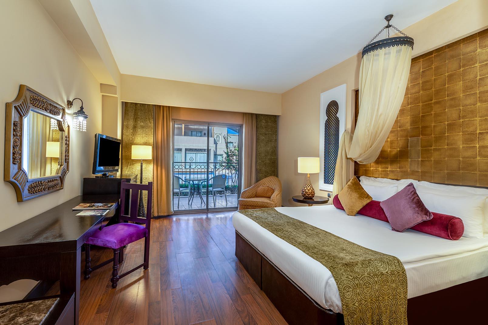 Room, Double Bed, Pool View