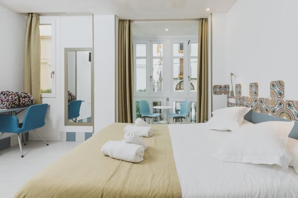 Hostal Gravina 10/50