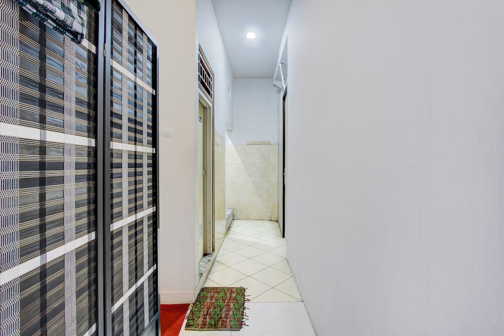 Hotel O Tegal near near Pacific Mall Tegal formerly Hugo Suites Family in TEGAL
