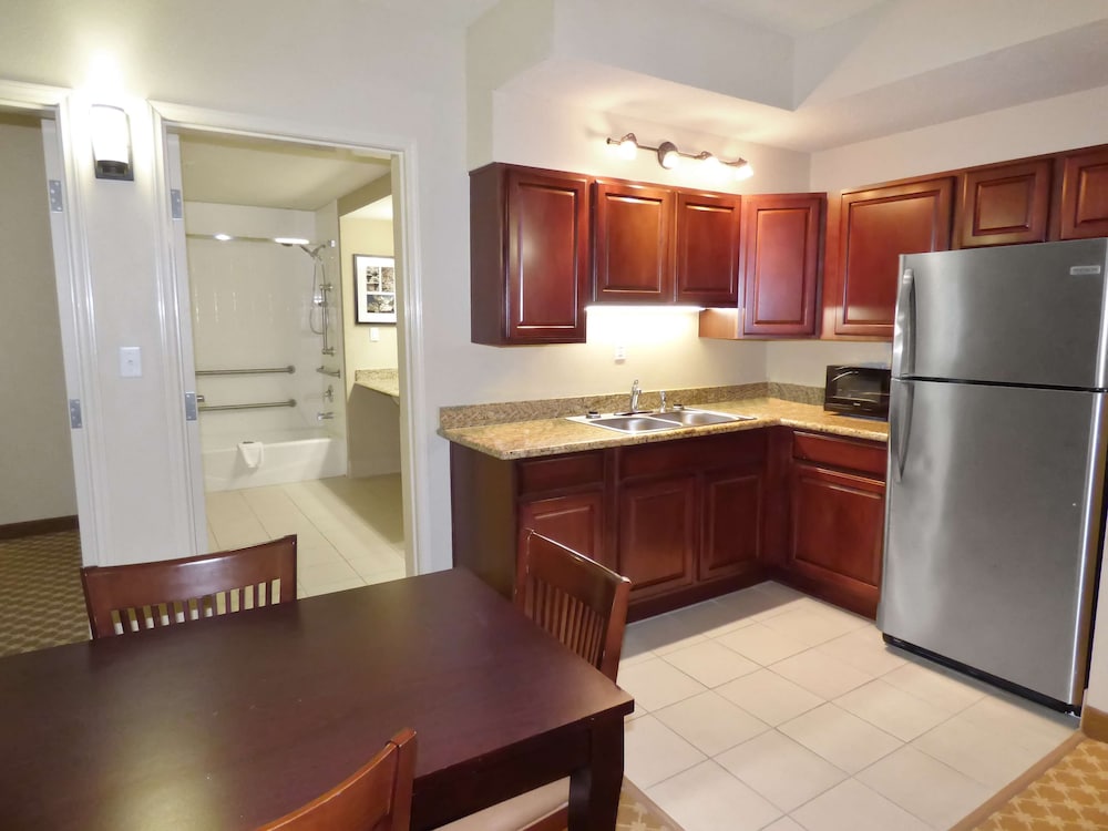 Country Inn & Suites by Radisson, Port Orange-Daytona, FL 4/40