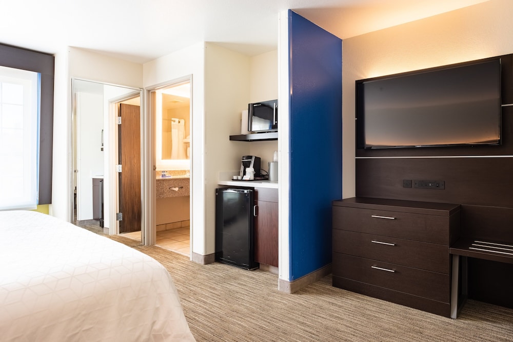 Holiday Inn Express Hotel And Suites Evanston 8/50