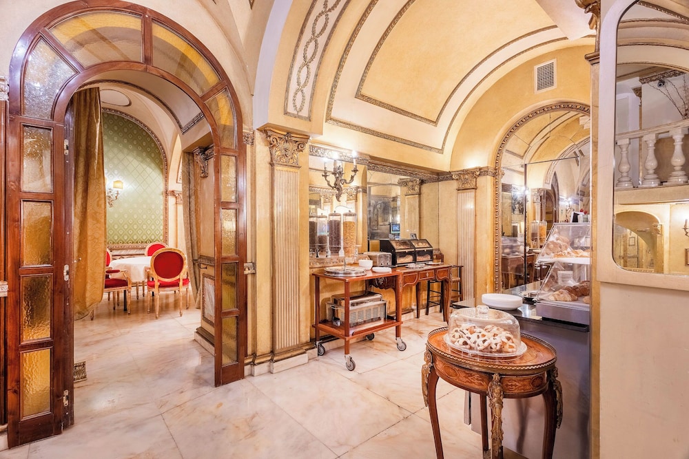 Des Epoques Hotel 52/63