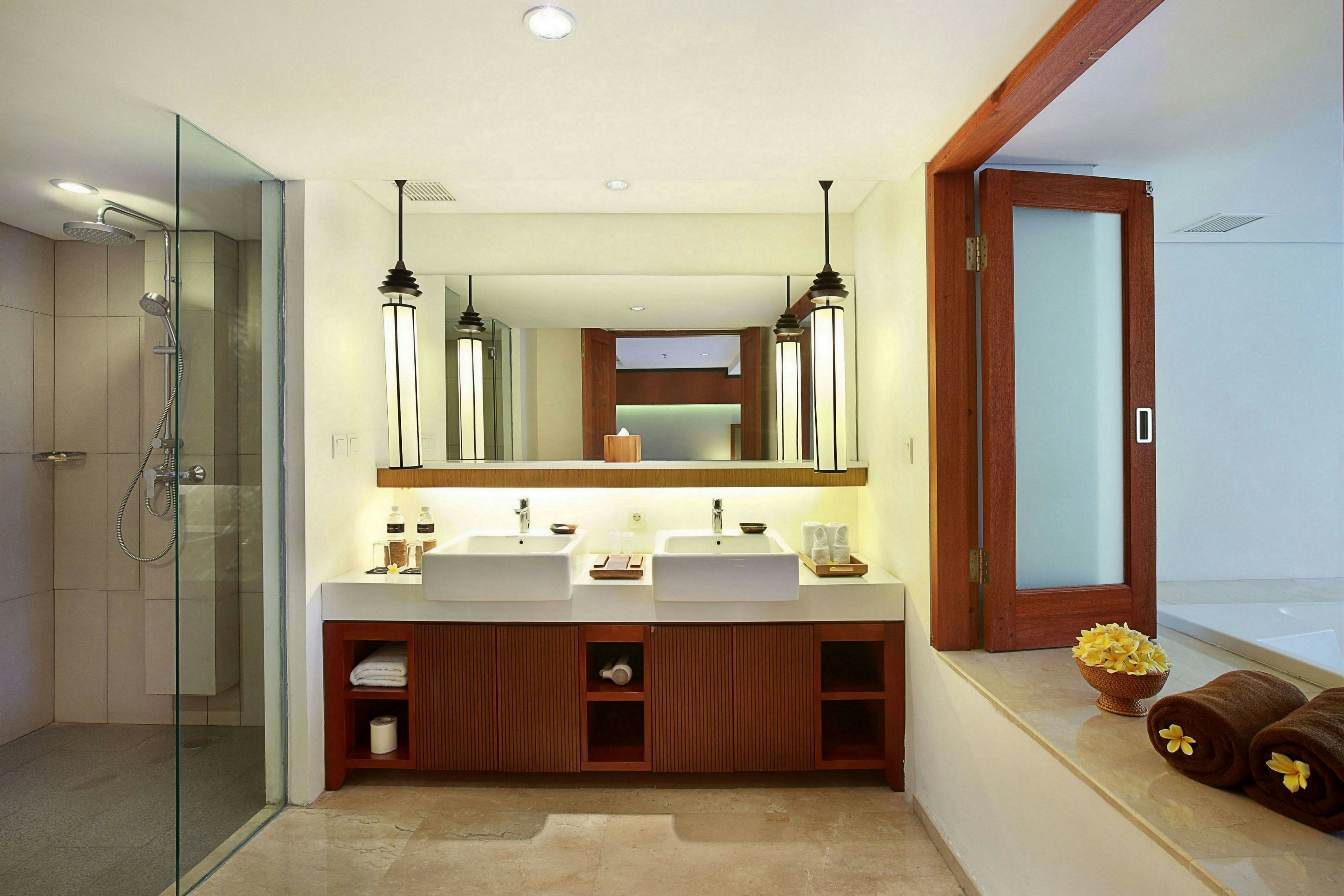 The Magani Hotel And Spa 72/74