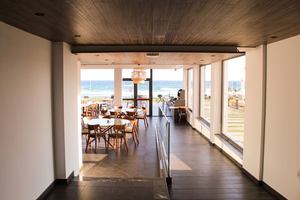 Piere Anne Beach Hotel 40/47