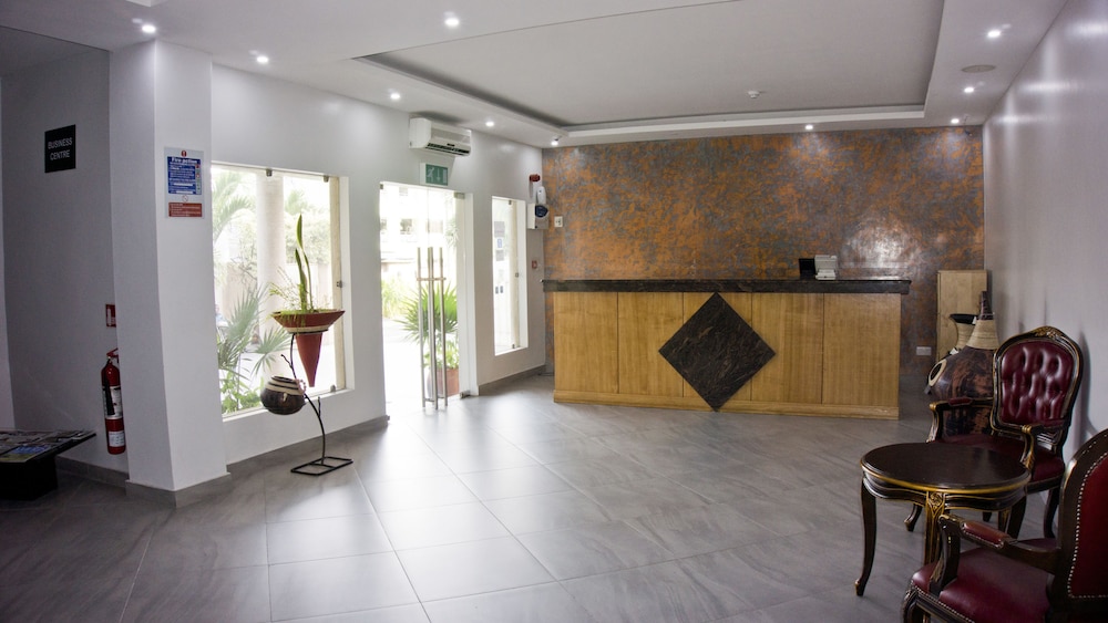 Tropical Enclave Hotel 7/60