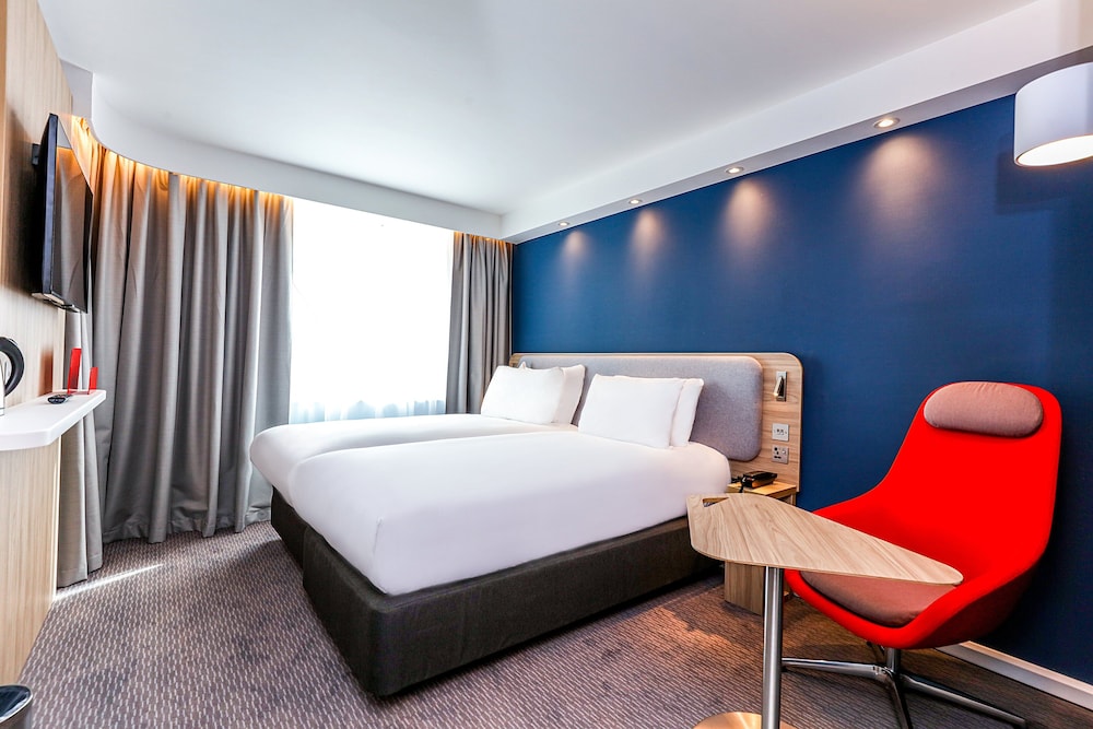 Holiday Inn Express Bicester 11/49