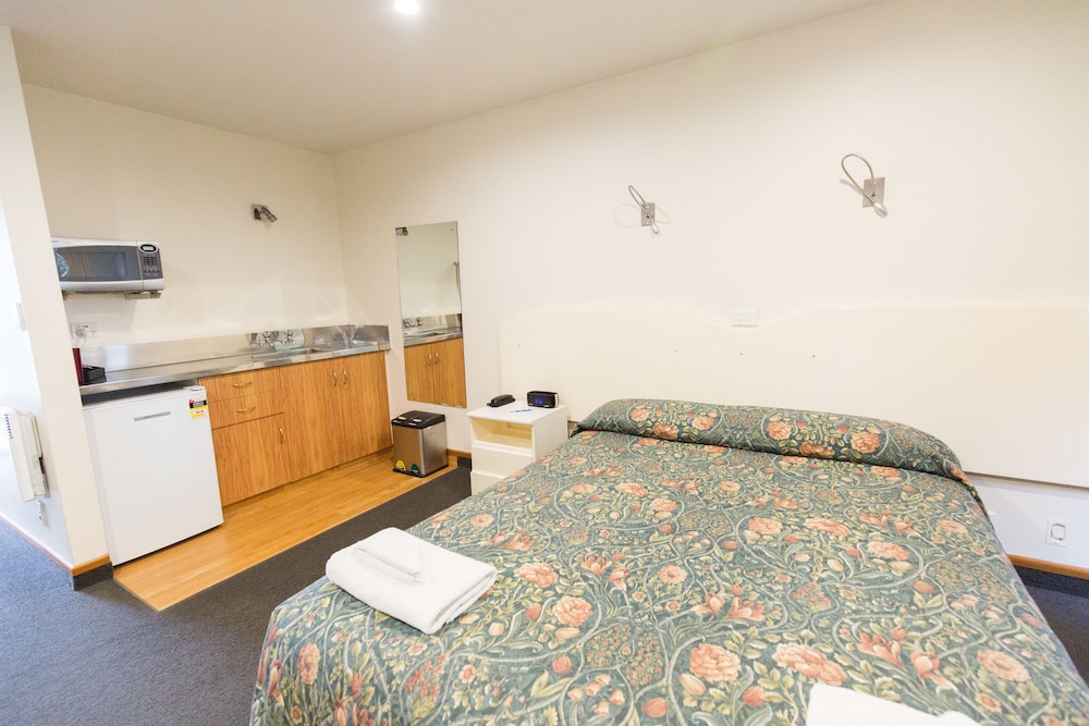 Airport Gateway Motor Lodge 26/58
