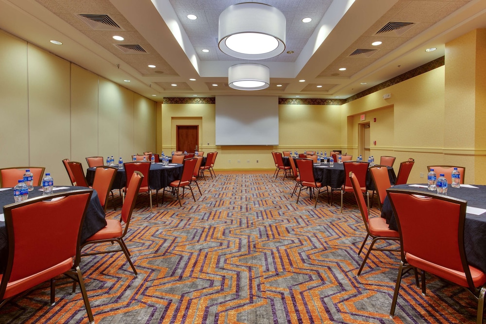 Druri Inn And Suites West Des Moines 38/45