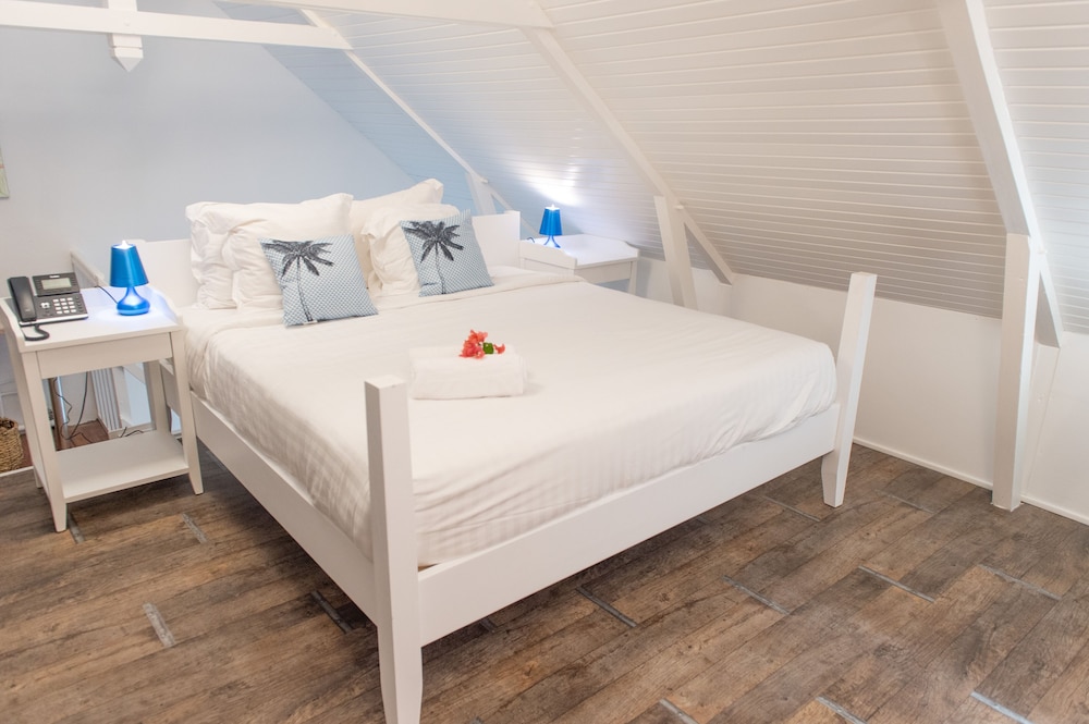 Hotel Fregate Bleue 40/72