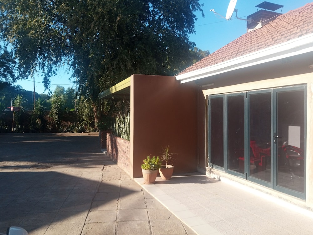 River-Ridge Guest House 20/23