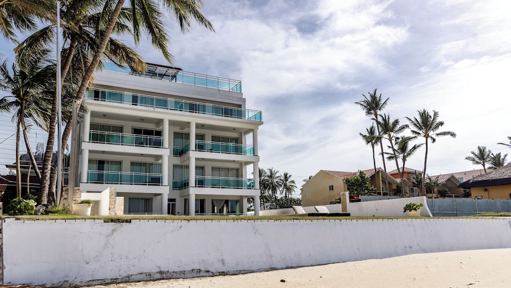 WATERMARK LUXURY OCEANFRONT ALL SUITE HOTEL 7/56