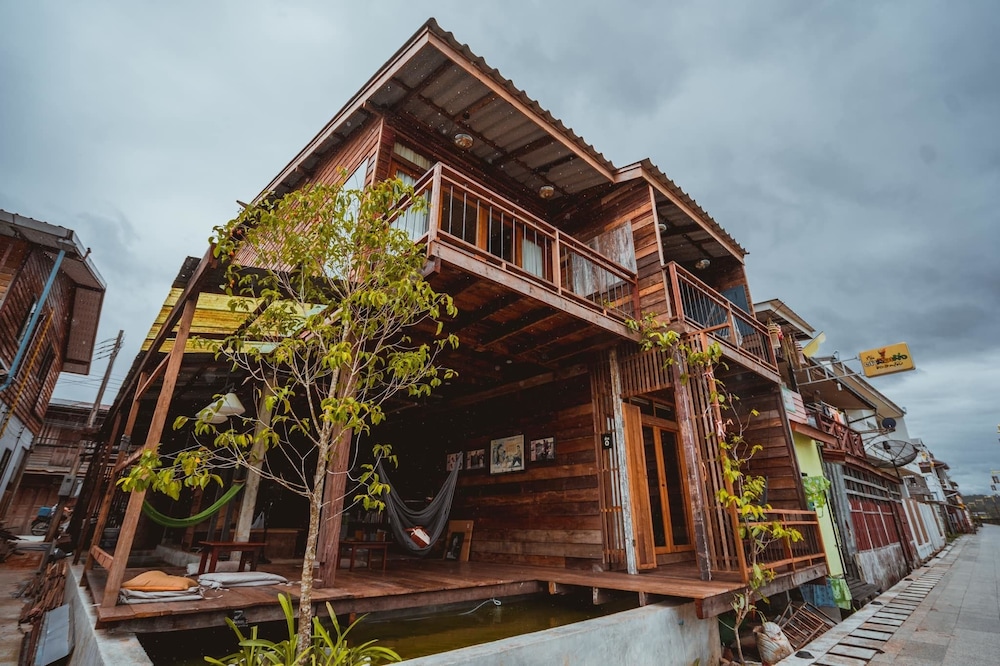 Suneta Hostel Chiangkhan 1/18