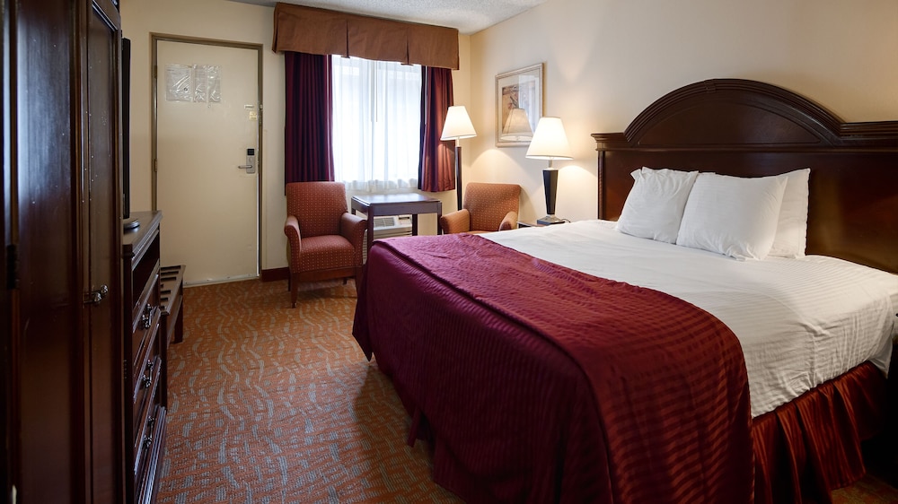 MHO INN and SUITES 21/48