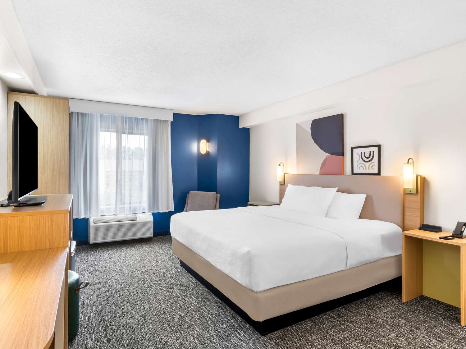 ROOM, KING BED