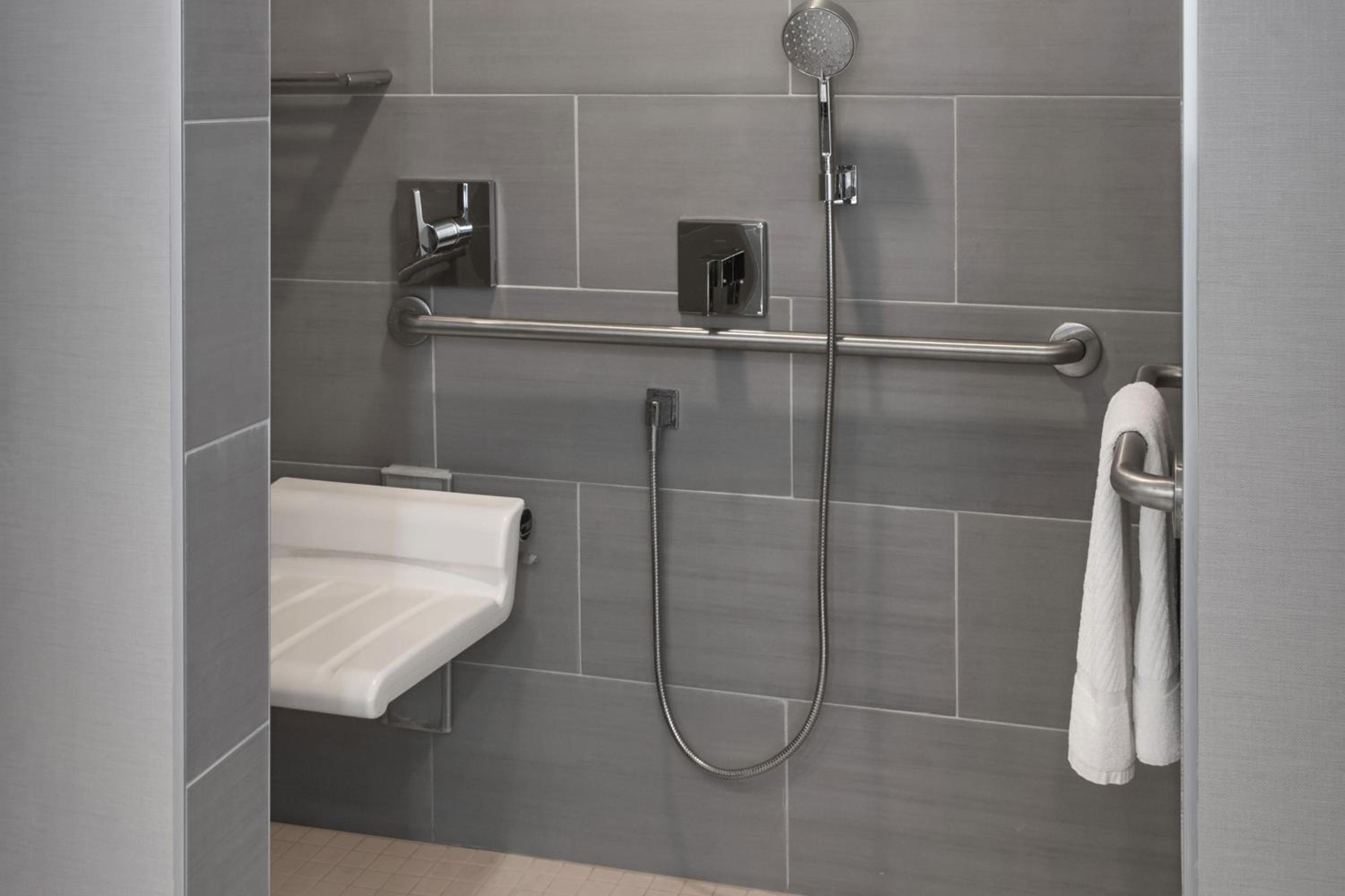 غرفة بسرير كينج أو سرير مزدوج، Philadelphia Marriott West 5/7