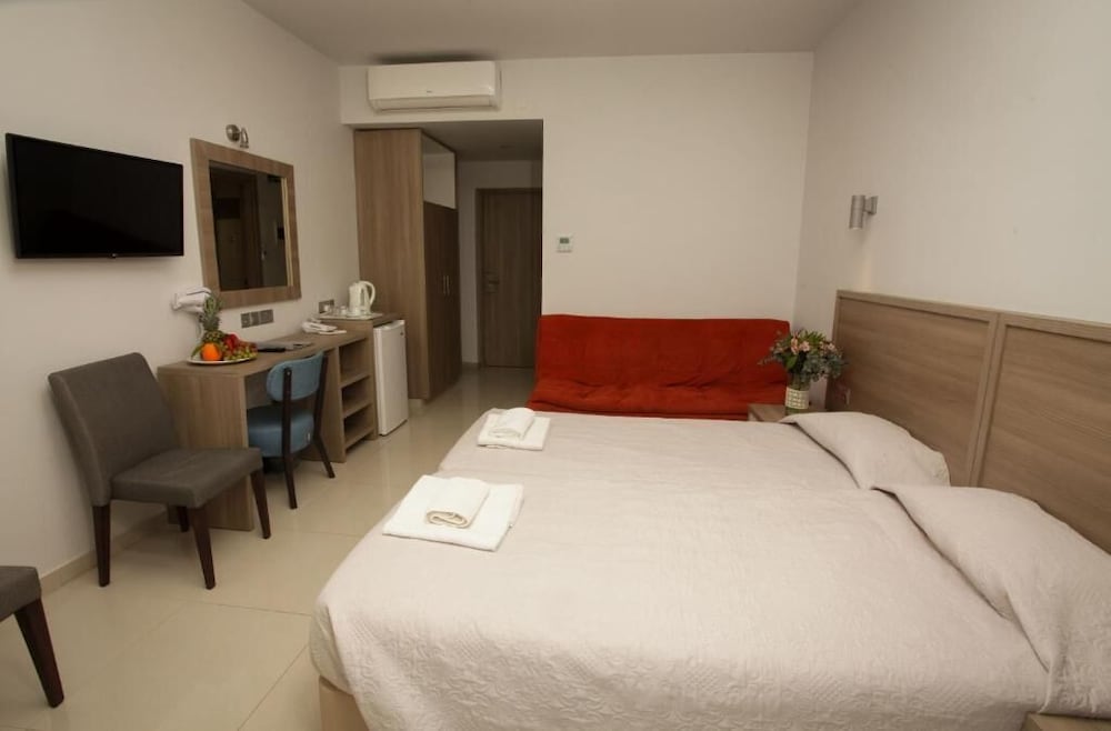 Bellini Hotel 16/48