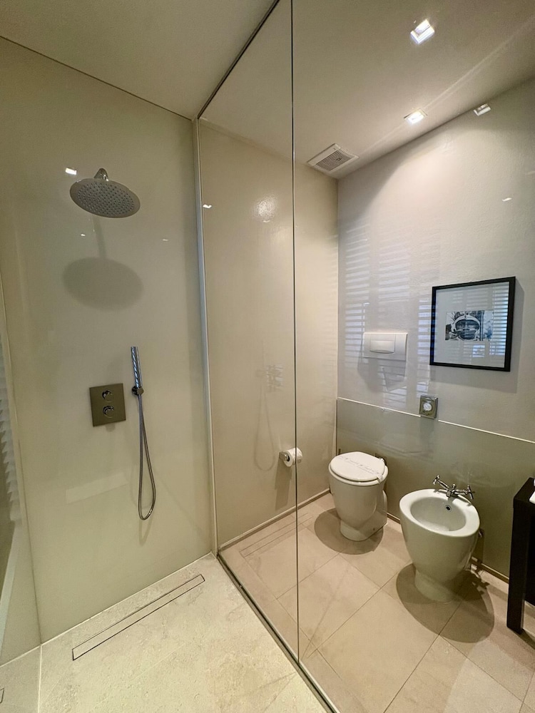 Hotel Carducci 76 75/75