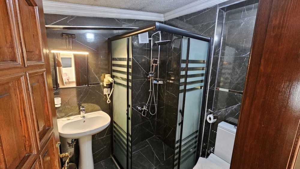OTTOMAN ELEGANCE HOTEL 40/42