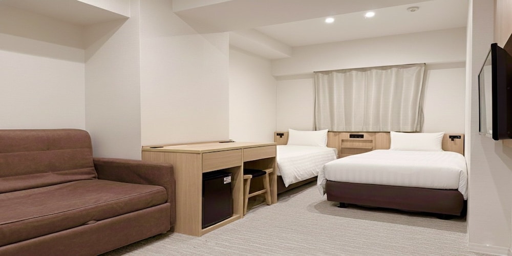 غرفة سوبيريور بسريرين منفصلين مع أريكة، Hotel Mid in Kuramae Ekimae 2/3