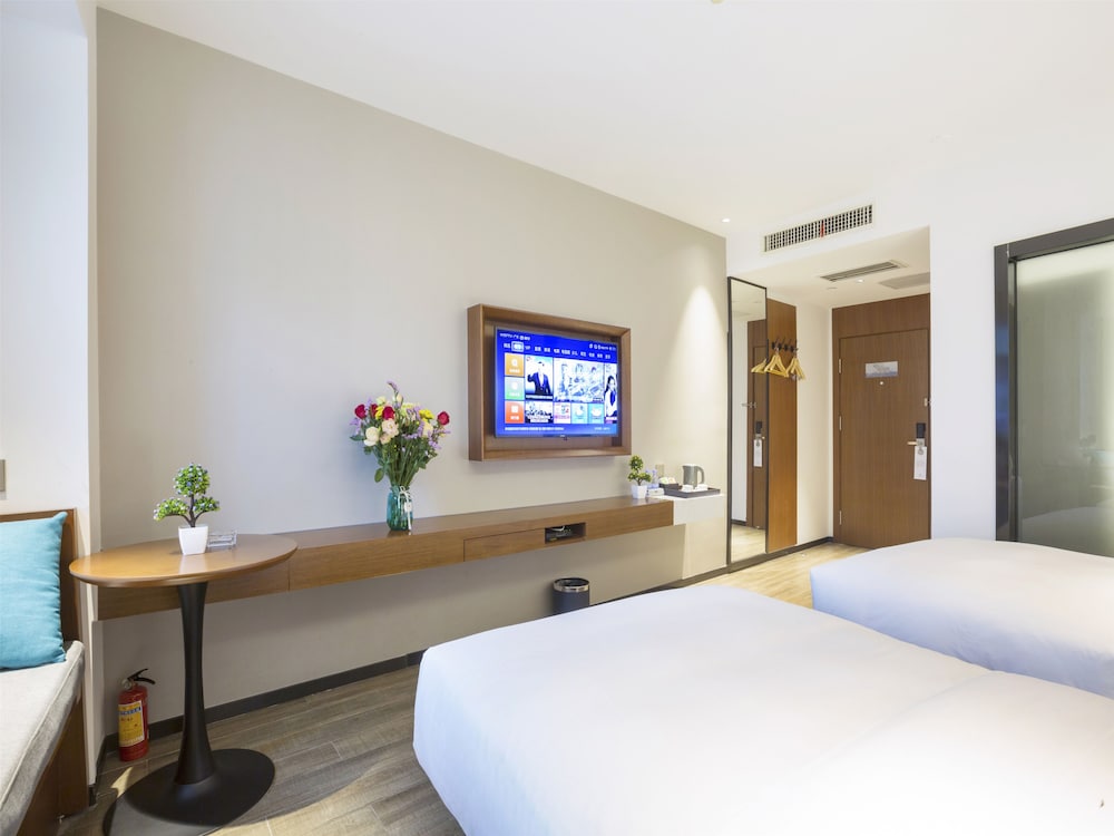 Borrman Hotel (Guangzhou South Hospital Meihuayuan Metro Station) 33/53