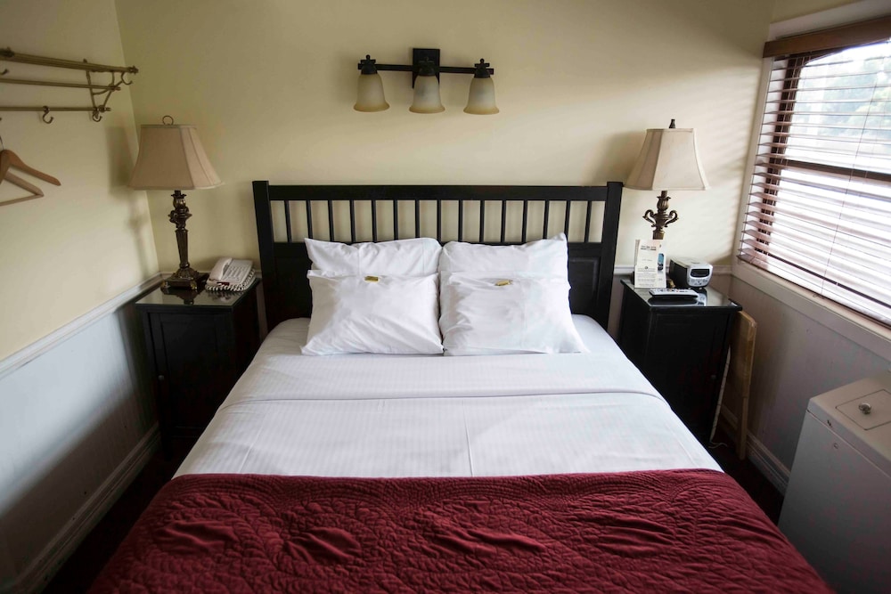 Delta King Hotel 7/52