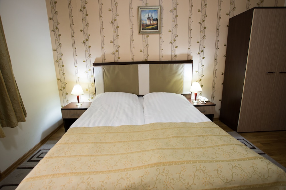 Hotel Rina Cerbul 12/34