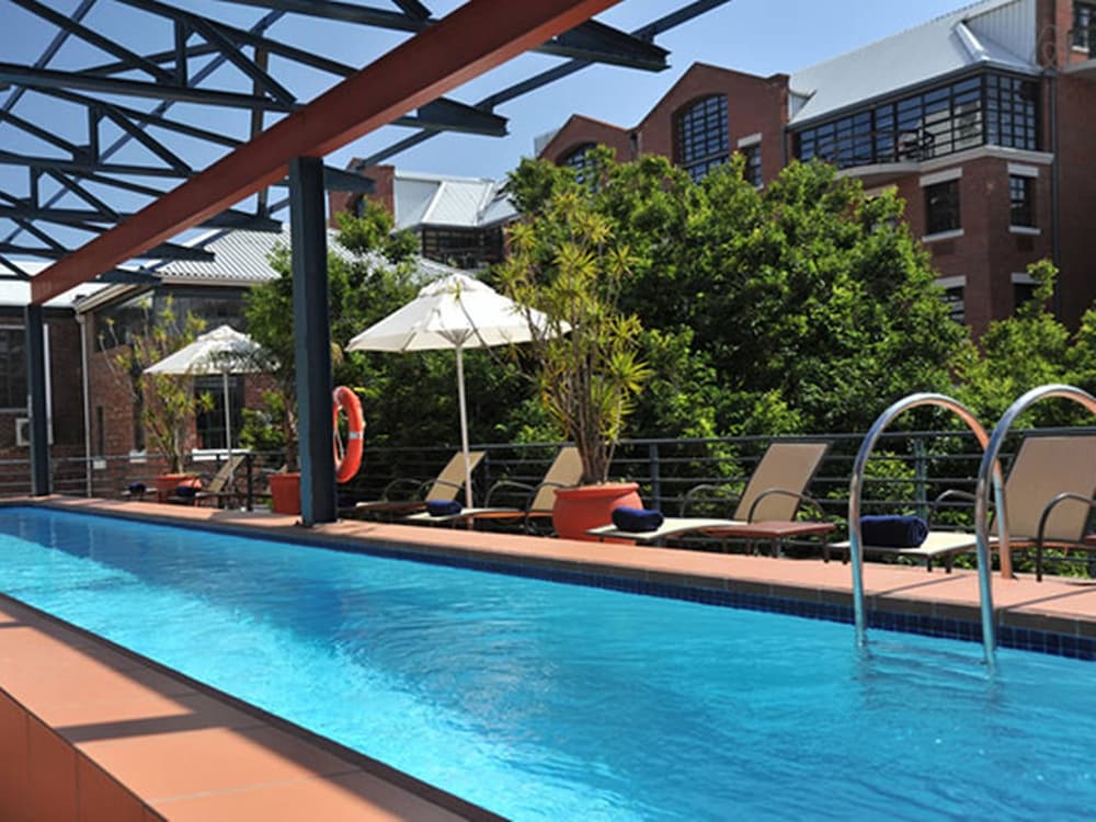 Chic Loft In The Heart Of Cape Town 24/29