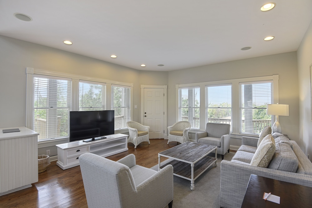 Sanderling Resort 50/72