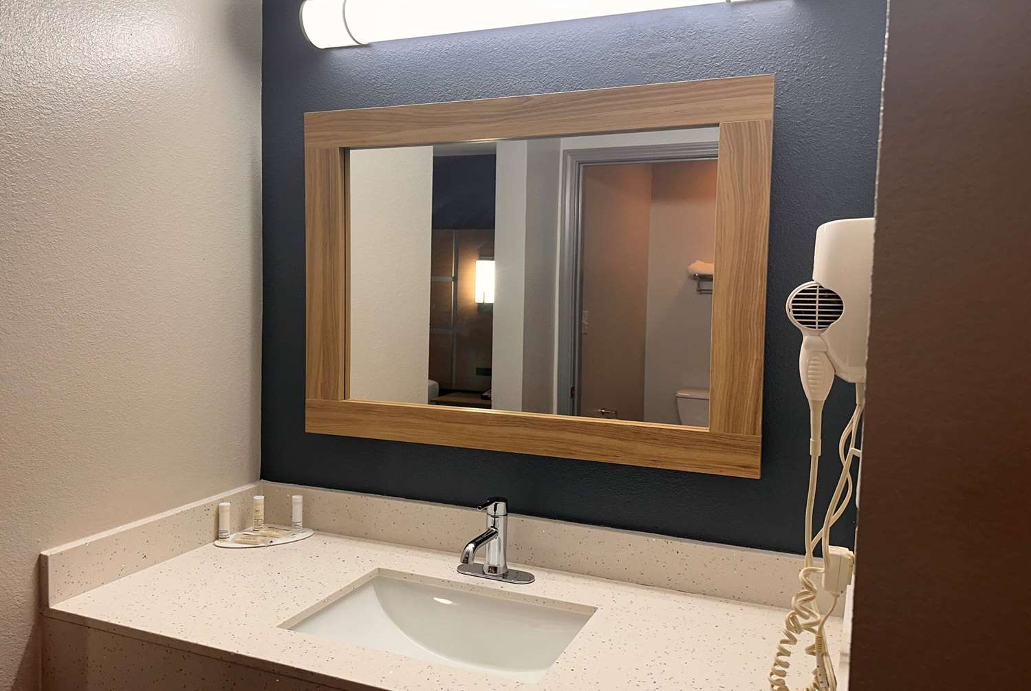 Baymont by Wyndham Noblesville 13/16