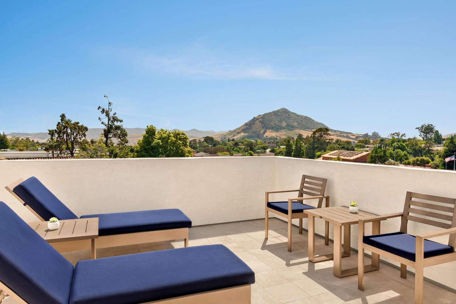 La Quinta Inn And Suites By Wyndham San Luis Obispo Downtown 52/65